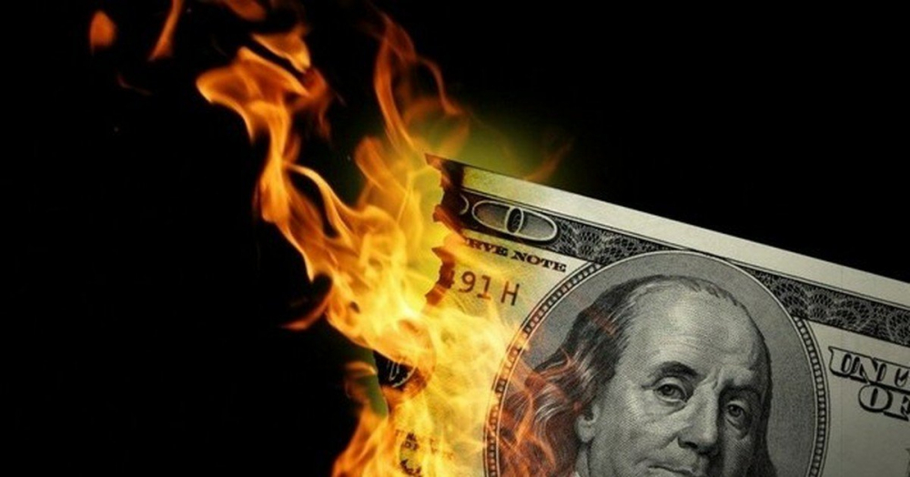 Прощай, доллар: какая валюта задушит "американца" в 2022-м