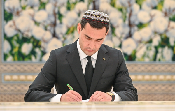 Сердар Бердымухамедов пообещал сохранить нейтралитет Туркменистана при победе на выборах