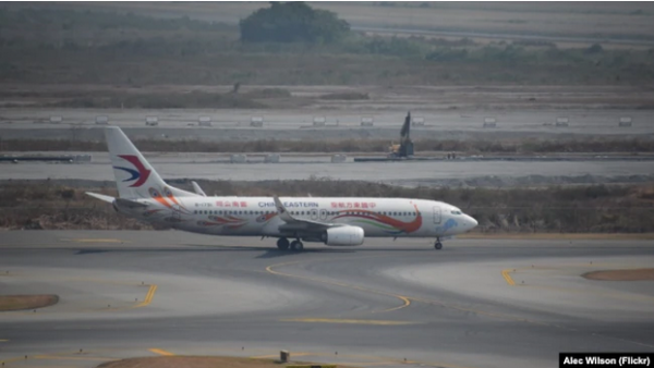 Разбившийся в Китае Boeing 737 намеренно направили в землю