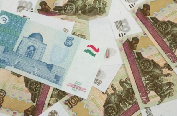 The Russian ruble continues falling in Tajikistan