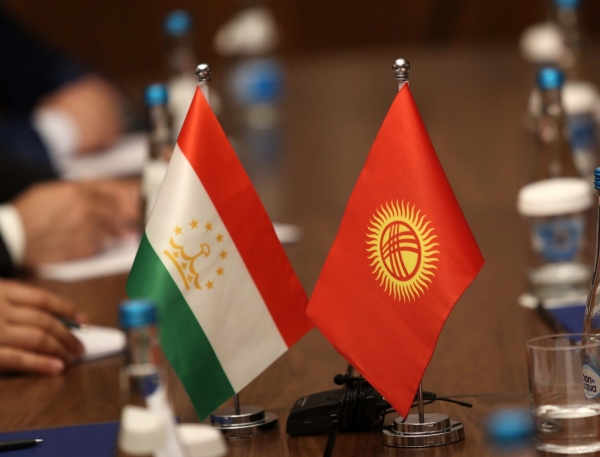 Таджикистан и Кыргызстан: Кто нацелен на переговоры, а кто на войну? - Николай Ростов