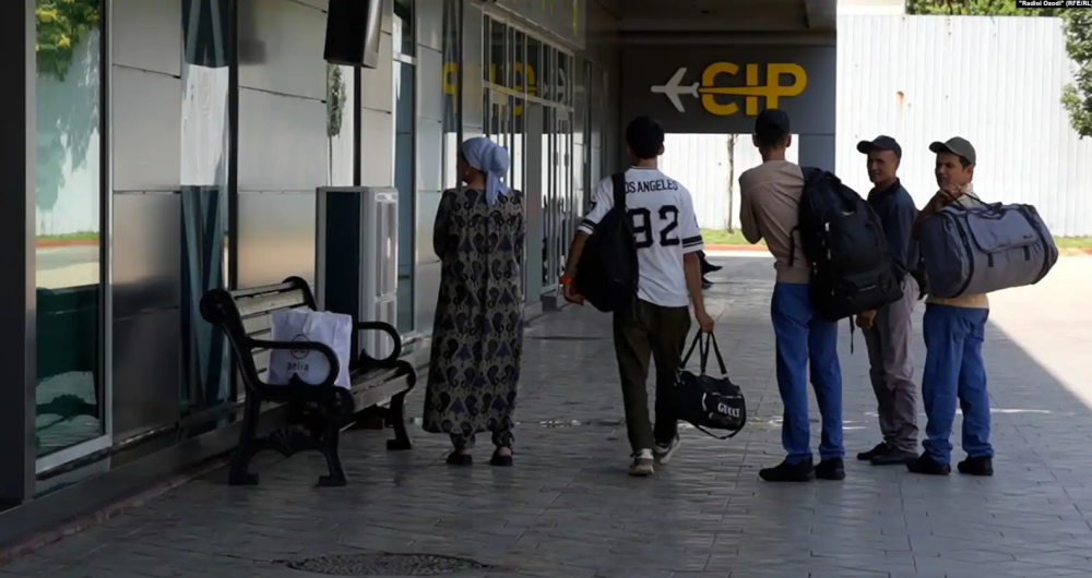 За шесть месяцев из российских аэропортов депортировали 3400 граждан Таджикистана